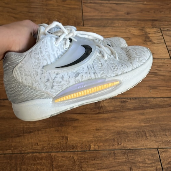 Lot of shoes authentic guarantee, ones in box are brand new the others are good - Picture 7 of 10